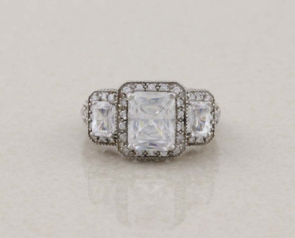 Sterling Silver Large Bold Sparkly Cubic Zirconia Ring Size 7